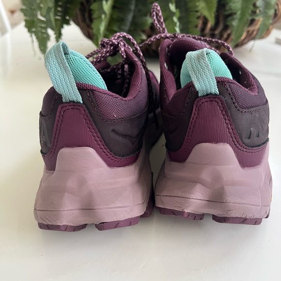 HOKA ONE ONE Anacapa Low GTX Wmn 9.5B Trail Hike shoes Grape Wine EUC - Picture 6 of 15